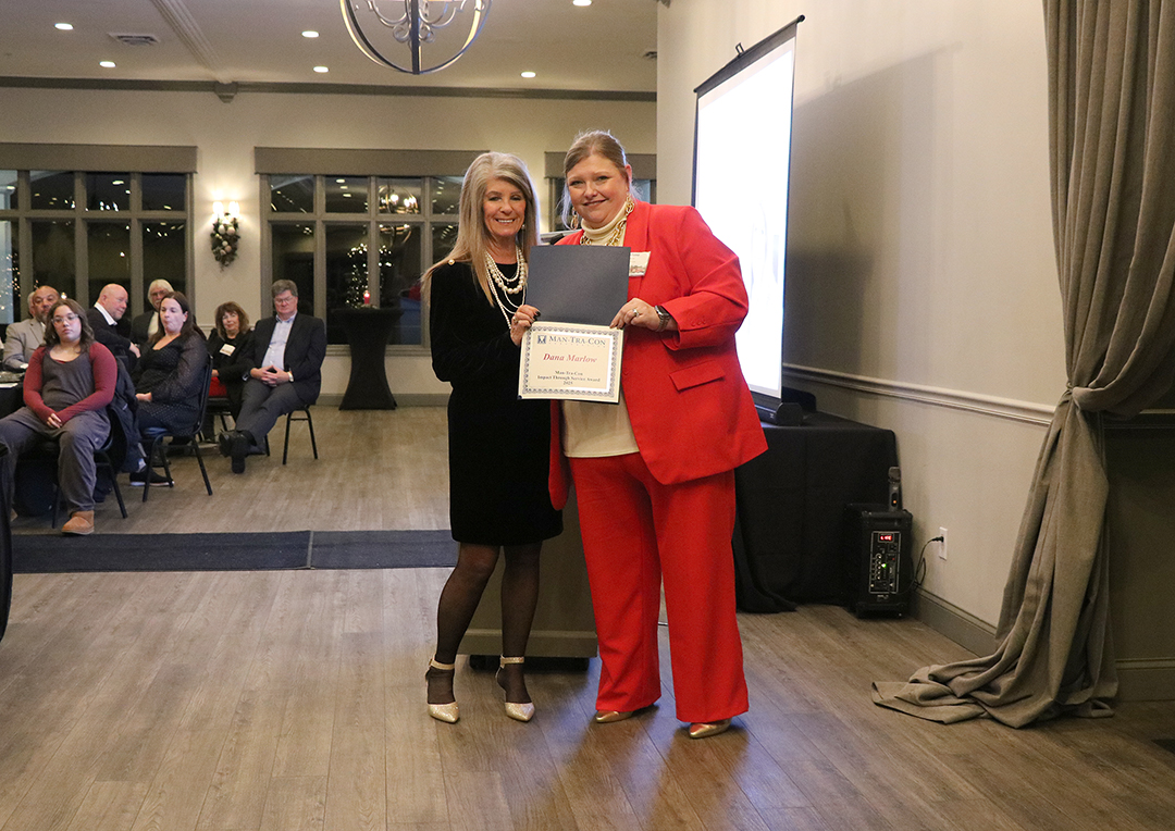 SIWDB Chair Terance Henry honors SIWDB members who have given many years of dedicated service to the board.